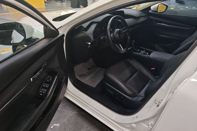 Used Mazda 3 Axela 2023 2.0L Automatic ZhiZhen Edition Driver Seat