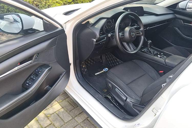Used Mazda 3 Axela 2023 2.0L Automatic Zhiqing Edition Driver Seat