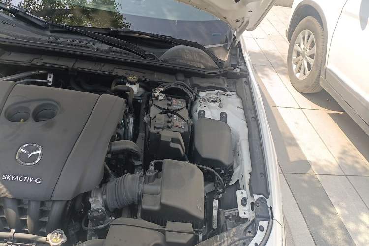 Used Mazda 3 Axela 2023 2.0L Automatic Zhiqing Edition Engine Bay Left
