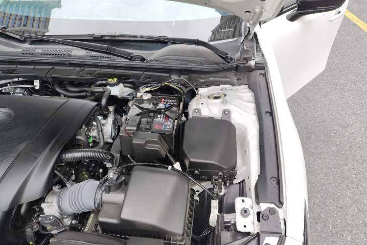 Used Mazda 3 Axela 2023 2.0L Automatic ZhiZhen Edition Engine Bay Left