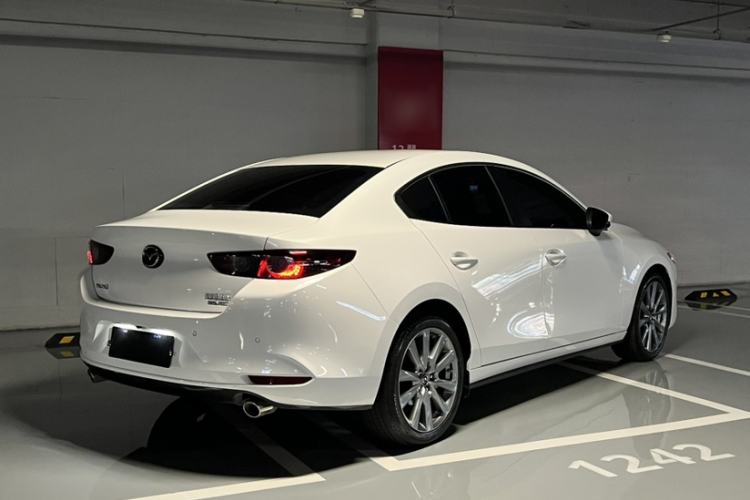 Used Mazda 3 Axela 2023 2.0L Automatic ZhiXuan Edition Exterior 10