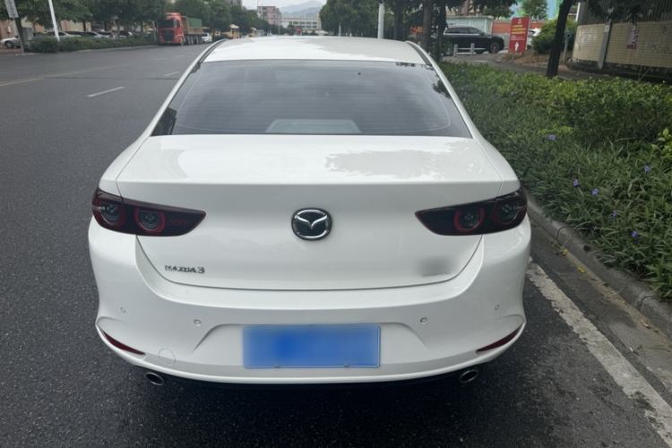 Used Mazda 3 Axela 2023 2.0L Automatic ZhiZun Edition Exterior 3