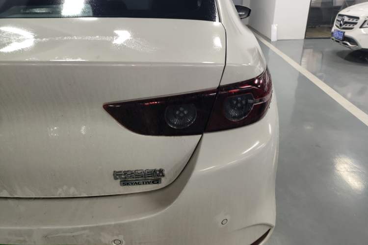 Used Mazda 3 Axela 2023 1.5L Manual ZhiMei Edition Exterior 3