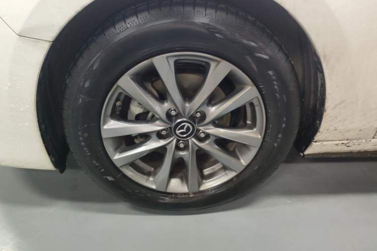 Used Mazda 3 Axela 2023 1.5L Manual ZhiMei Edition Exterior 4
