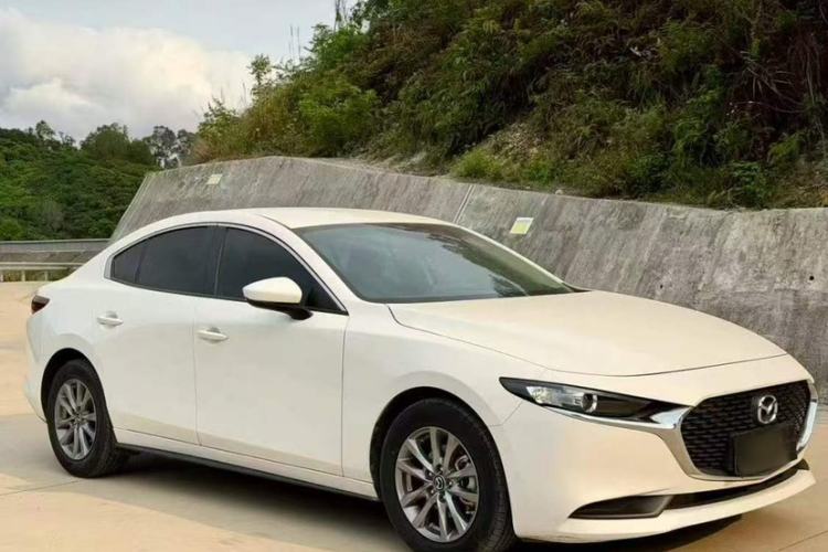 Used Mazda 3 Axela 2023 2.0L Automatic Zhiqing Edition Exterior 5