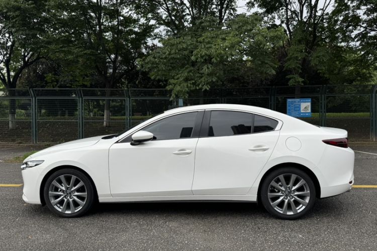 Used Mazda 3 Axela 2023 2.0L Automatic ZhiXuan Edition Exterior 5