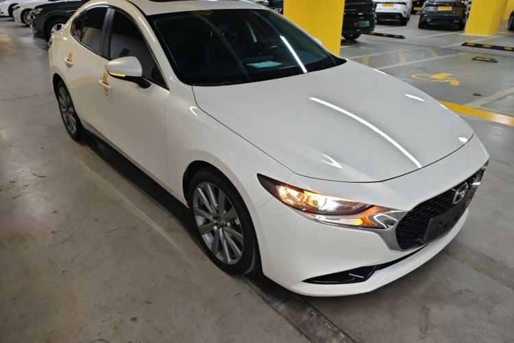 Used Mazda 3 Axela 2023 2.0L Automatic Zhiya Edition Front Right 45 Deg