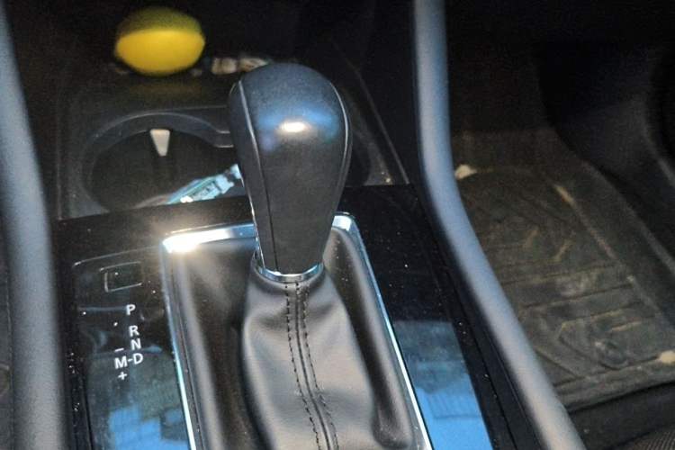 Used Mazda 3 Axela 2023 2.0L Automatic Zhiya Edition Gear Lever