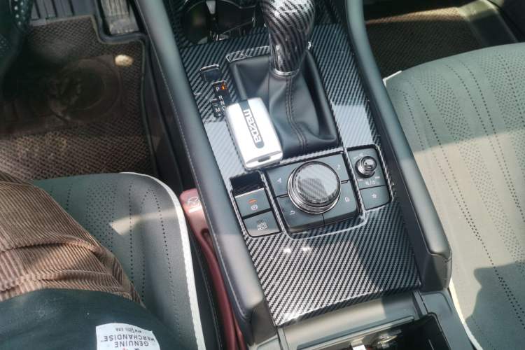 Used Mazda 3 Axela 2023 2.0L Automatic Zhiya Edition Gear Lever