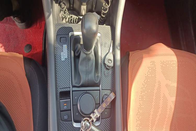 Used Mazda 3 Axela 2023 2.0L Automatic Zhiqing Edition Gear Lever