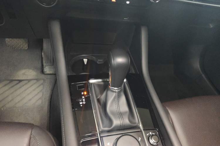 Used Mazda 3 Axela 2023 2.0L Automatic Zhiya Edition Gear Lever