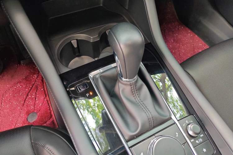 Used Mazda 3 Axela 2023 2.0L Automatic Zhiyao Edition Gear Lever