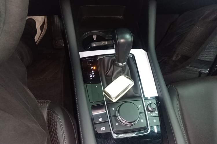 Used Mazda 3 Axela 2023 2.0L Automatic ZhiZhen Edition Gear Lever
