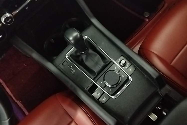 Used Mazda 3 Axela 2023 2.0L Automatic Zhiya Edition Gear Lever