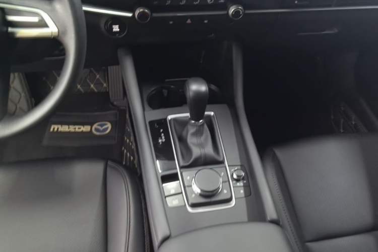 Used Mazda 3 Axela 2023 2.0L Automatic Zhiqing Edition Gear Lever