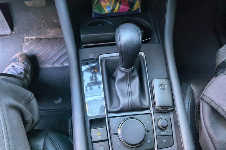 Used Mazda 3 Axela 2023 2.0L Automatic Zhiqing Edition Gear Lever