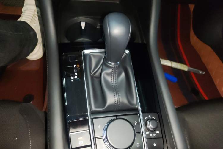 Used Mazda 3 Axela 2023 2.0L Automatic ZhiXuan Edition Gear Lever