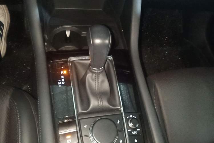 Used Mazda 3 Axela 2023 2.0L Automatic Zhiya Edition Gear Lever