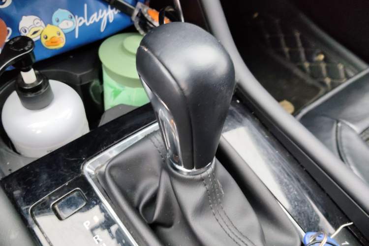 Used Mazda 3 Axela 2023 2.0L Automatic ZhiXuan Edition Gear Lever