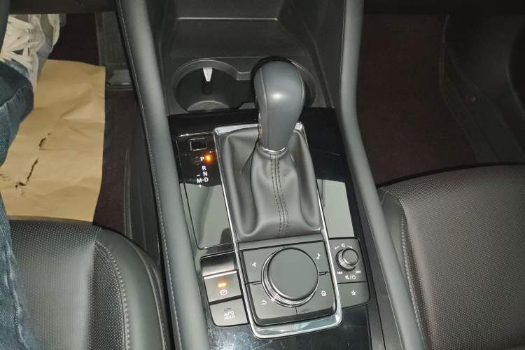 Used Mazda 3 Axela 2023 2.0L Automatic Zhiqing Edition Gear Lever