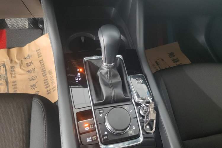 Used Mazda 3 Axela 2023 2.0L Automatic ZhiXuan Edition Gear Lever