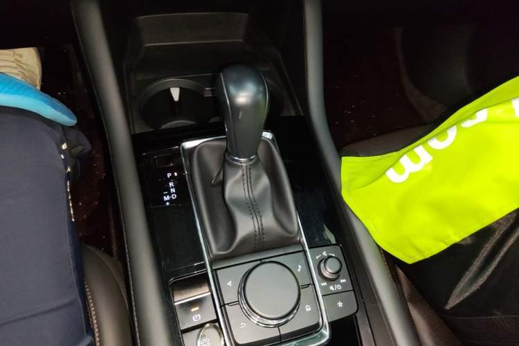 Used Mazda 3 Axela 2023 2.0L Automatic Zhiya Edition Gear Lever