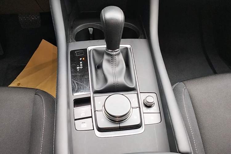 Used Mazda 3 Axela 2023 2.0L Automatic Zhiqing Edition Gear Lever