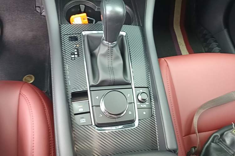Used Mazda 3 Axela 2023 2.0L Automatic ZhiXuan Edition Gear Lever