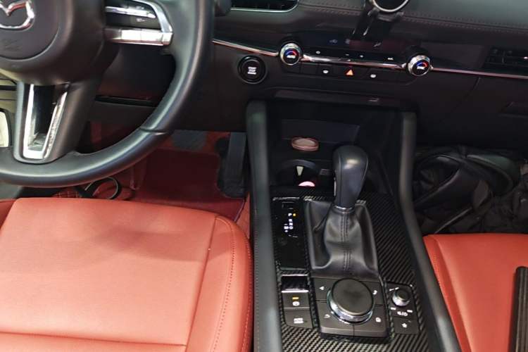 Used Mazda 3 Axela 2023 2.0L Automatic ZhiXuan Edition Gear Lever