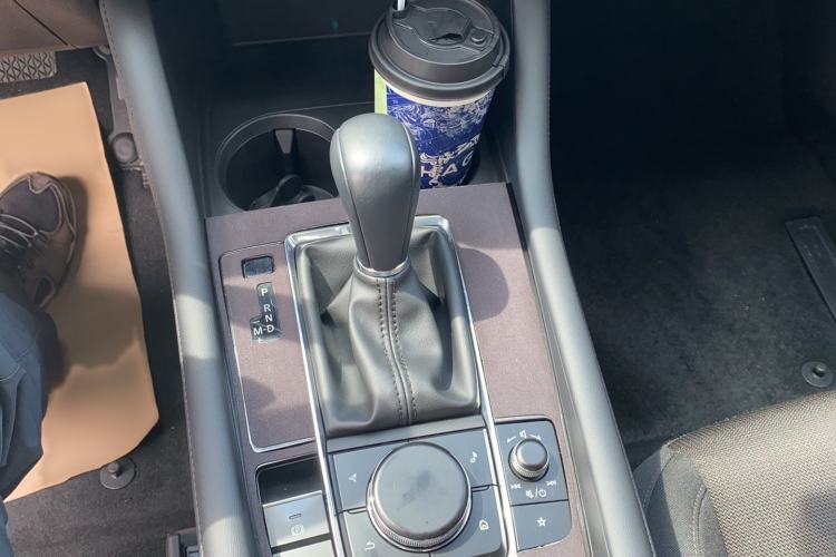 Used Mazda 3 Axela 2023 2.0L Automatic ZhiXuan Edition Gear Lever
