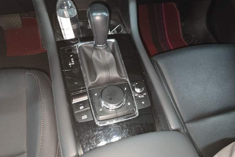 Used Mazda 3 Axela 2023 2.0L Automatic ZhiXuan Edition Gear Lever