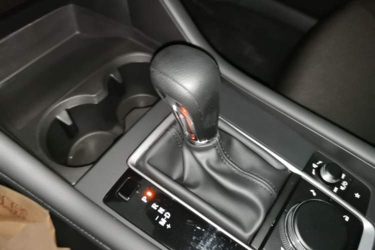 Used Mazda 3 Axela 2023 2.0L Automatic Zhiqing Edition Gear Lever