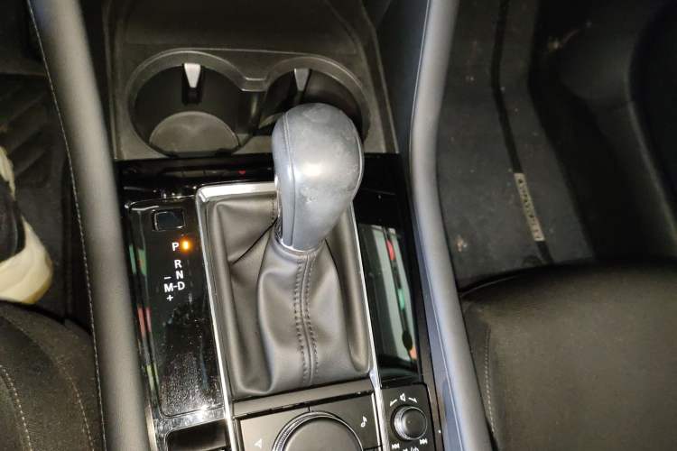 Used Mazda 3 Axela 2023 2.0L Automatic ZhiXuan Edition Gear Lever