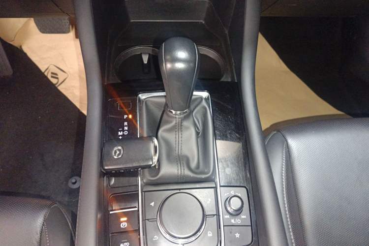 Used Mazda 3 Axela 2023 2.0L Automatic Zhiya Edition Gear Lever