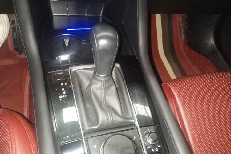 Used Mazda 3 Axela 2023 2.0L Automatic ZhiXuan Edition Gear Lever