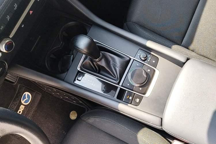 Used Mazda 3 Axela 2023 2.0L Automatic Zhiqing Edition Gear Lever