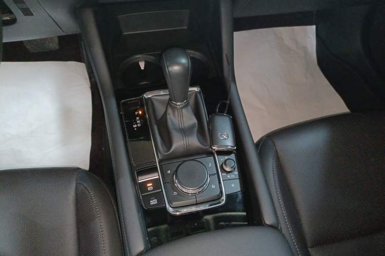 Used Mazda 3 Axela 2023 2.0L Automatic Zhiyao Edition Gear Lever
