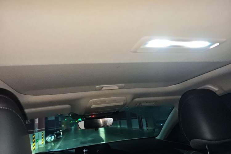 Used Mazda 3 Axela 2023 2.0L Automatic ZhiZhen Edition Headliner