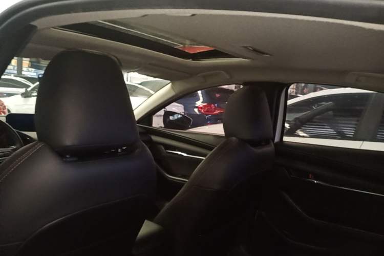 Used Mazda 3 Axela 2023 2.0L Automatic Zhiya Edition Headliner