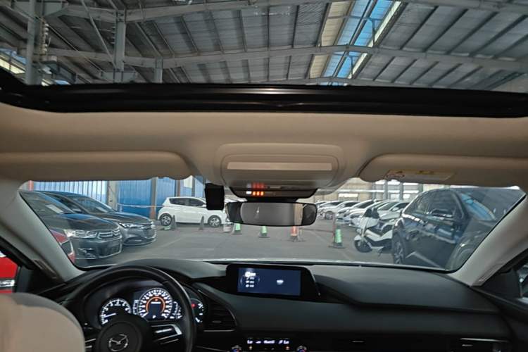 Used Mazda 3 Axela 2023 2.0L Automatic Zhiya Edition Headliner
