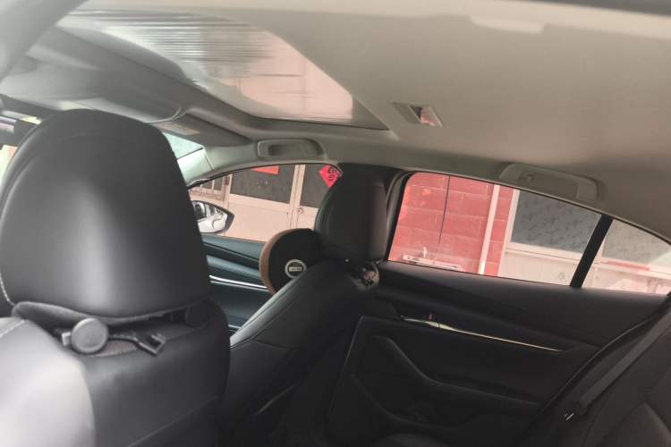Used Mazda 3 Axela 2023 2.0L Automatic ZhiZhen Edition Headliner