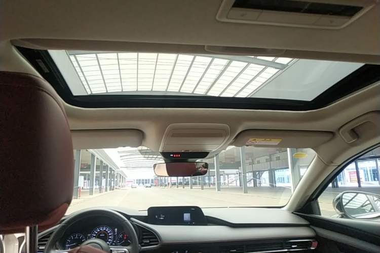 Used Mazda 3 Axela 2023 2.0L Automatic ZhiZhen Edition Headliner