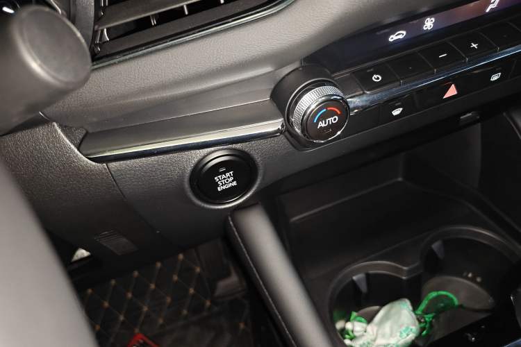 Used Mazda 3 Axela 2023 2.0L Automatic Zhiyao Edition Interior 1