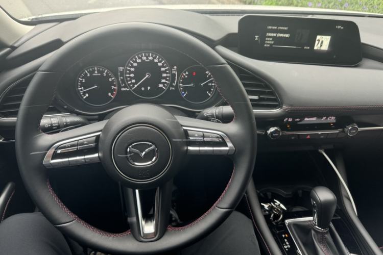 Used Mazda 3 Axela 2023 2.0L Automatic ZhiZun Edition Interior 1