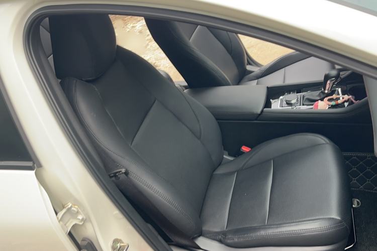 Used Mazda 3 Axela 2023 2.0L Automatic Zhiya Edition Interior 10
