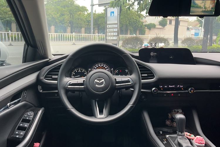Used Mazda 3 Axela 2023 2.0L Automatic Zhiya Edition Interior 11