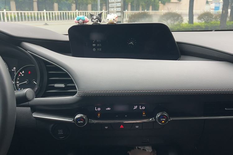 Used Mazda 3 Axela 2023 2.0L Automatic Zhiya Edition Interior 12