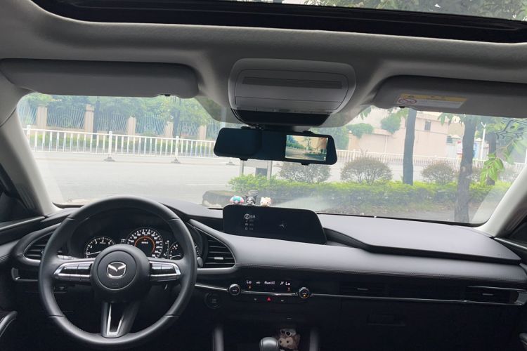 Used Mazda 3 Axela 2023 2.0L Automatic Zhiya Edition Interior 15