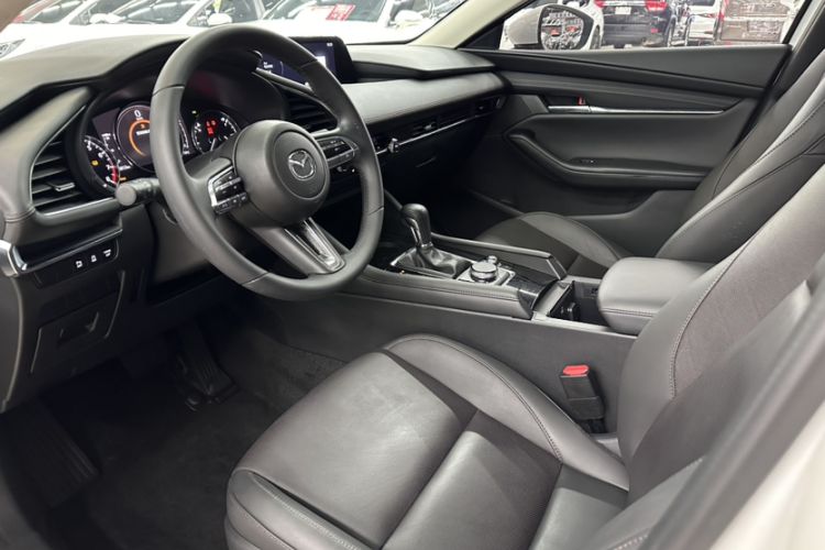 Used Mazda 3 Axela 2023 2.0L Automatic Zhiya Edition Interior 2