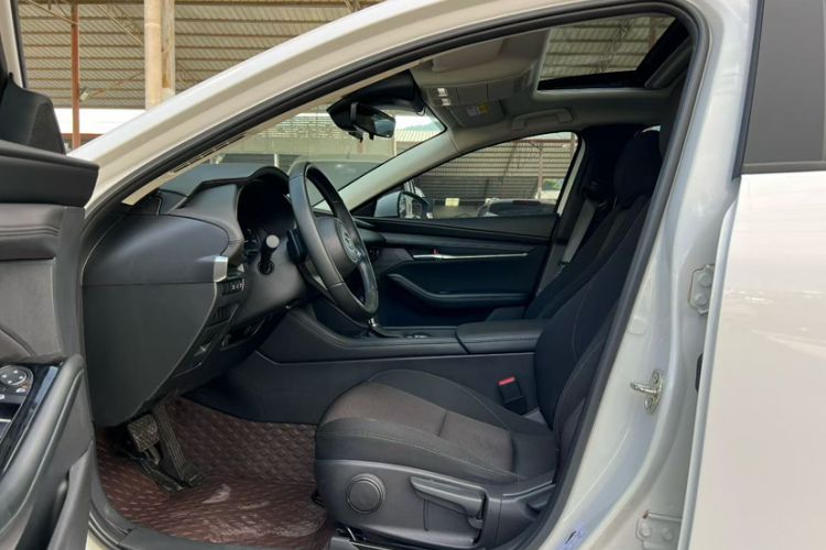 Used Mazda 3 Axela 2023 2.0L Automatic ZhiXuan Edition Interior 2